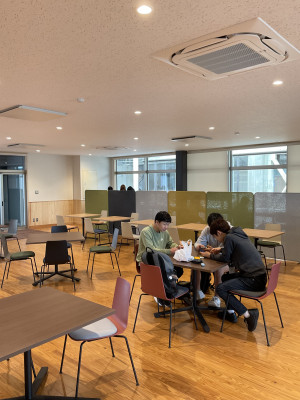 朝のカフェスペース１