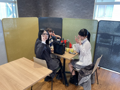 お昼のカフェスペース２